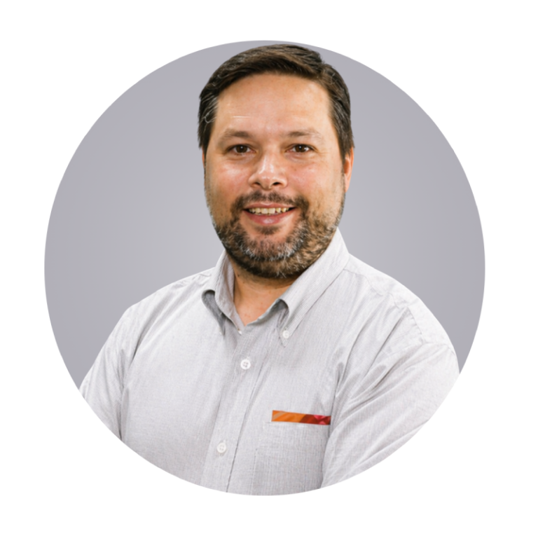 Lic. Ricardo Ivison Mata